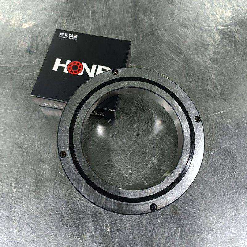 交叉滾子轉(zhuǎn)盤軸承與普通的轉(zhuǎn)盤軸承對比有哪些優(yōu)勢？