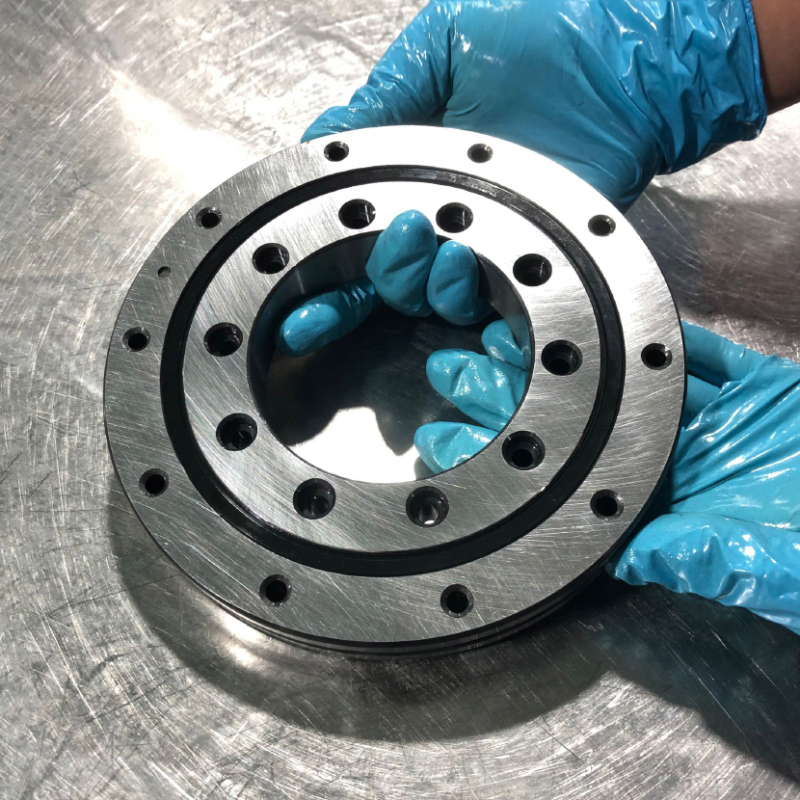 探索交叉滾子軸承的特點(diǎn)：讓您的設(shè)備擁有更多可能